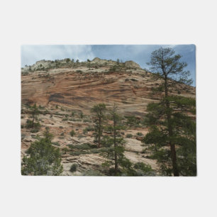 Felpudo Muros de roca desgastados en el Parque Nacional Zi