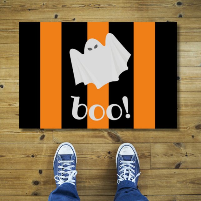 Felpudo Naranja de Halloween fantasma y puerta de franjas  (Add Halloween cheer to your home with this cute, funny ghost doormat!)