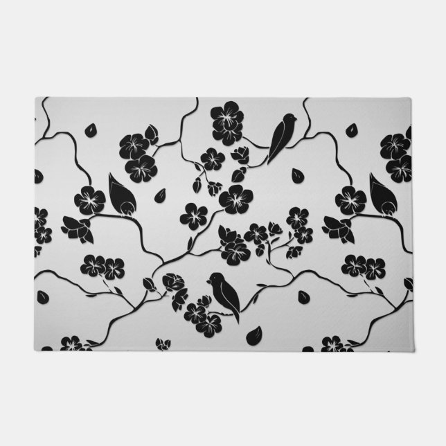 Felpudo Negro sobre pájaros de patrón plateado y flores de (Anverso)