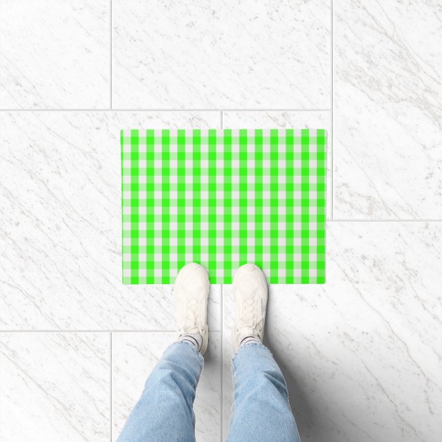 Felpudo Neon Green Gingham Pattern de Shirley Taylor (Interior)