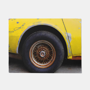 Felpudo Neumático Rusty Roadmaster, auto pintado de amaril