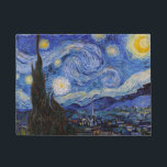 Felpudo Noche estrellada: Saint Remy de Vincent Van Gogh<br><div class="desc">El año es 1889. Vincent Van Gogh es un paciente del asilo de Saint-Paul-de-Mausole en Saint-Rémy-de-Provence, Francia. Está sufriendo una enfermedad mental, y sus médicos le han aconsejado que se quede en casa y evite pintar. Pero Van Gogh no puede resistir el impulso de crear, y pasa sus días pintando...</div>
