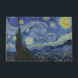 Felpudo Noche Van Gogh Starry<br><div class="desc">Noche estrellada de Vincent Van Gogh, óleo sobre lienzo, 1889, es un cuadro paisajístico de un gran torbellino de estrellas brillantes sobre un paisaje de pueblo lejano y colinas onduladas, con un solo ciprés subiendo en primer plano como una llama verde oscura. Van Gogh pintó su obra maestra estrellada no...</div>