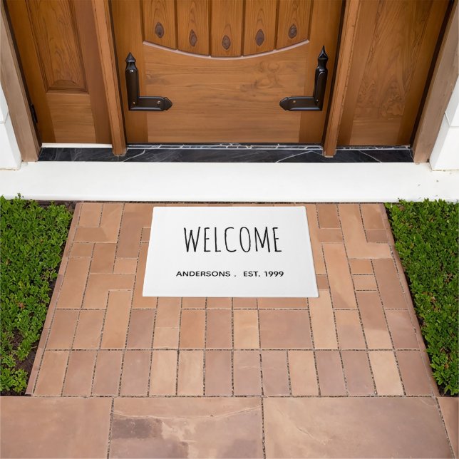 Felpudo Nombre de familia personalizada de bienvenida a gr (Exterior)