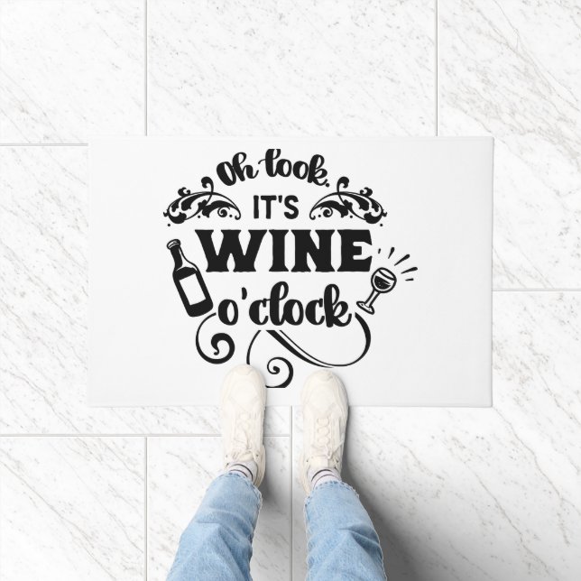 Felpudo Oh Mira, es una camiseta divertida. (Interior)