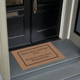 Felpudo Paquetes de salida de Introvert aquí Doormat