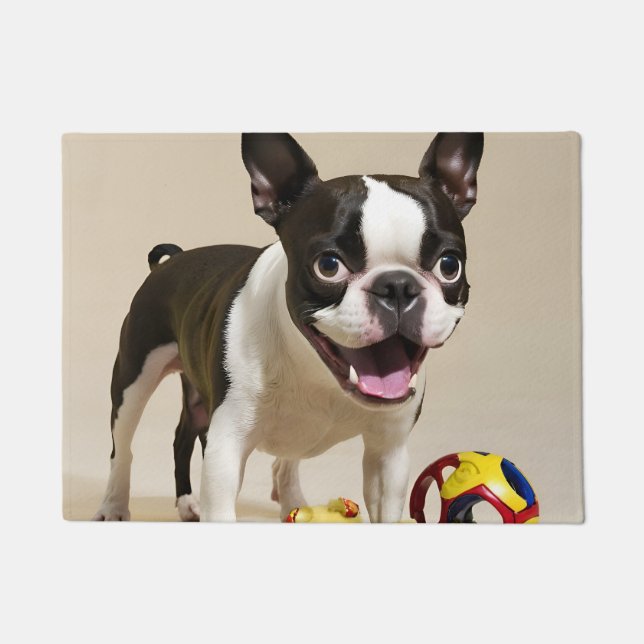 Felpudo Perro de Boston Terrier jugando con juguetes (Anverso)