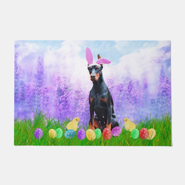 Felpudo Perro Doberman con huevos de Pascua y pollitos con (Anverso)