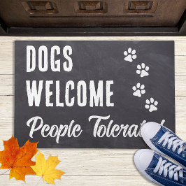Felpudo Perros dan La Bienvenida A Personas Toleradas A Pe