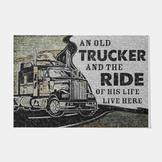 Felpudo Personalized Doormat An Old Trucker Lives Here