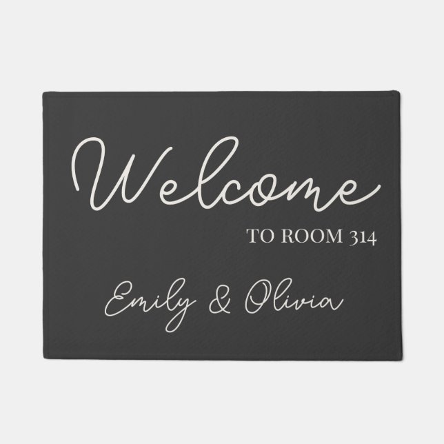 Felpudo Personalized Gray Ivory Dorm Doormat with Names (Anverso)