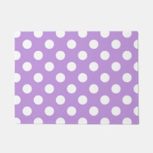 Pos de polka blanca sobre lila