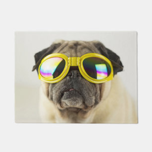Felpudo Pug con gafas