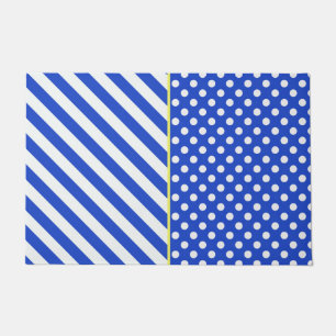 Felpudo Puntos y franjas reales de la Polka Azul por Shirl