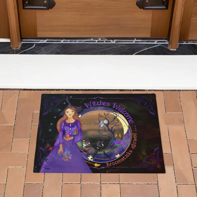 Felpudo Púrpura de la fiesta de cumpleaños de Brujas de Ha (Halloween Witch Birthday Party Purple Doormat)