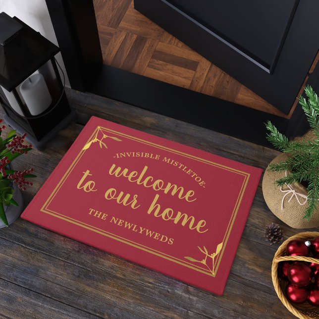 Felpudo Red Mistletoe Bienvenidos a nuestro Doormat (Welcome your guests with this festive red Christmas doormat this Holiday Season. Just add your name)