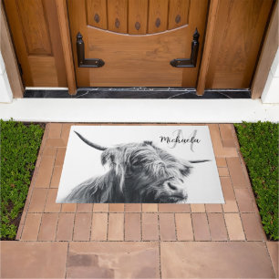 Felpudo Retrato de vaca Highland monograma inicial blanco 