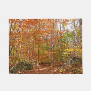 Felpudo Sendero de otoño con luz solar moteada en Laurel H