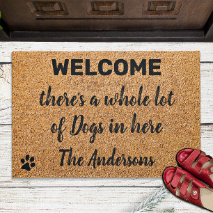 Felpudo There's a whole lot of dogs Welcome Funny Dog