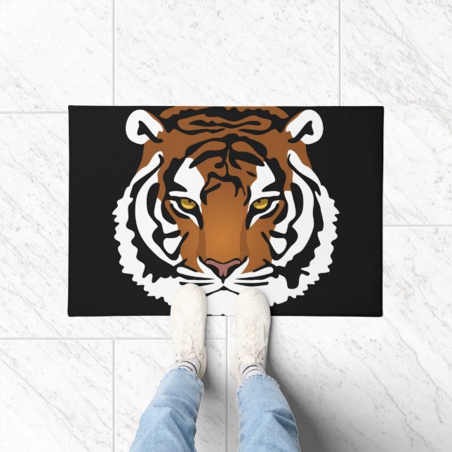 Felpudo Tigre, gato salvaje en negro (Interior)