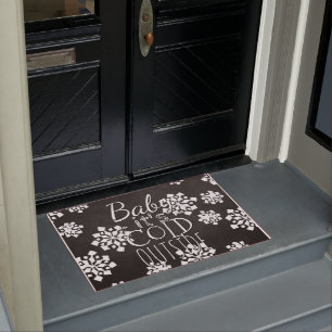 Felpudo Un bebé divertido y frío fuera de la pizarra