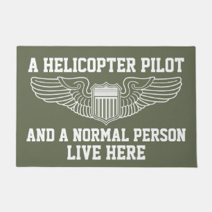 Felpudo Un piloto del helicóptero y una persona normal