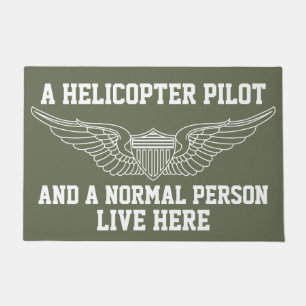 Felpudo Un piloto del helicóptero y una persona normal