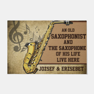 Felpudo Un Viejo Saxofonista Y Su Vida Viven Aquí Mat