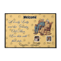 Una dama encantadora y un anciano gruñón