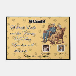 Felpudo Una dama encantadora y un anciano gruñón