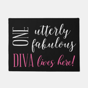 Felpudo ¡Una "DIVA completamente fabulosa" vive aquí! -
