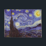 Felpudo Vincent Van Gogh Starry Night Vintage Bella Artes<br><div class="desc">Vincent van Gogh Starry Night Bella Artes Painting Starry Night es un cuadro del artista holandés post-impresionista Vincent van Gogh. El cielo azul nocturno está lleno de nubes, estrellas y una luna creciente brillante. La noche estrellada es la única noche de la serie de vistas desde la ventana de su...</div>