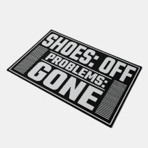 Zapatos y estrés en la entrada