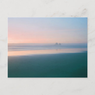 Festiva Atardecer sobre la playa, piedras gemelas, postal
