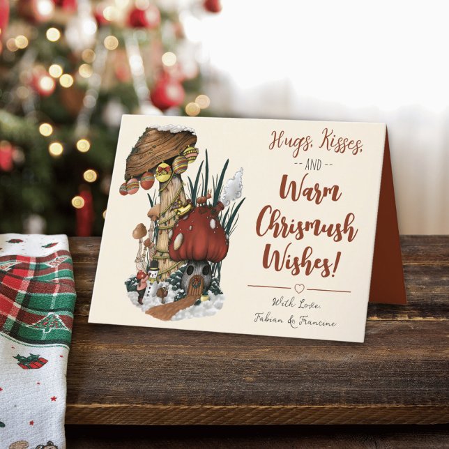 Festiva Cuidada casa de hongos rojos Feliz tarjeta de Navi (Hugs kisses and warm christmas wishes mushroom pun holiday card.)