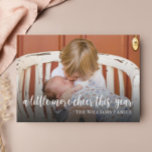 Festiva Elegantes Navidades de fotografía Tarjeta de anunc<br><div class="desc">Comparte la noticia de que agregaste un poco más de alegría este año con esta elegante tarjeta de Navidades fotográficos. Personalice con 1 foto en la parte delantera y 3 fotos en la parte posterior junto con toda la información del estado de nacimiento de su bebé. Visita la colección de...</div>