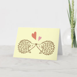 Festiva Hedgehogs Kiss Hearts te amo tarjeta de saludo