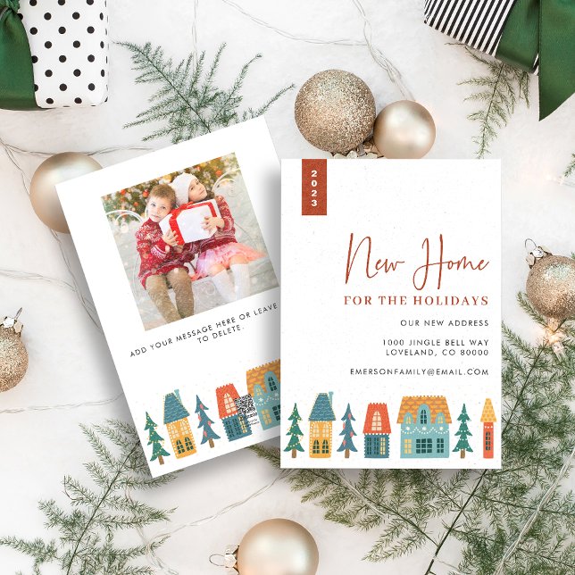 Festiva Nueva Casa Para Tarjeta De Vacaciones (New Home For The Holidays Christmas Cards Retro Houses with family photo by Painted Paperie)