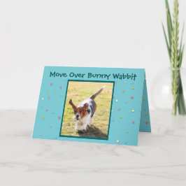 Festiva Pascua divertida Basset Hound en la tarjeta de