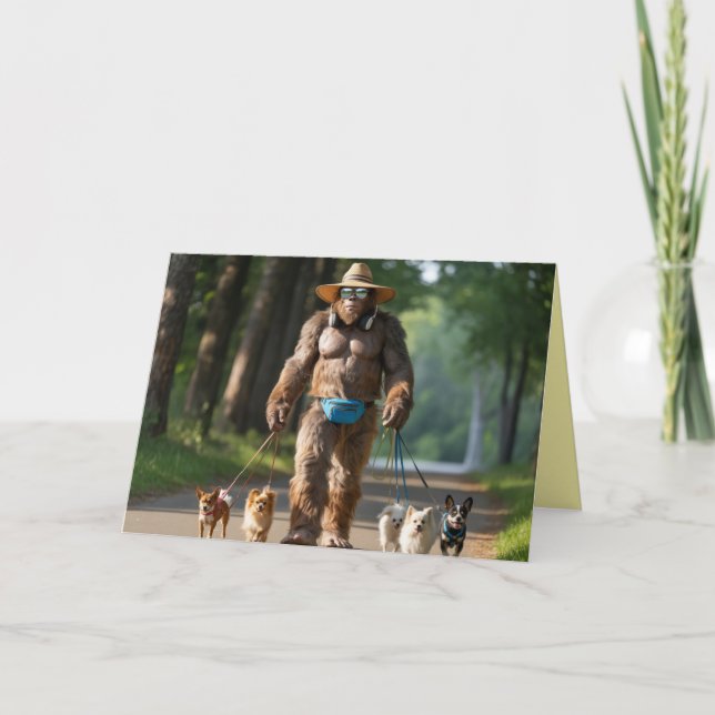 Festiva Tarjeta de Bigfoot Paseando al Perro (Anverso)