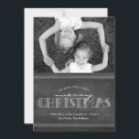 Festiva Tarjeta de carta navideña Chalkboard Merry Christm<br><div class="desc">Este divertido diseño de tarjetas de Navidades de The Spoted Olive™ presenta un fondo rústico de pizarra con las palabras "We Wish You A very Merry Christmas" (Te deseamos una Navidad muy feliz), de estilo. La parte trasera tiene espacio para una pequeña carta de vacaciones. Copyright ©2014 The Spoted Olive™....</div>