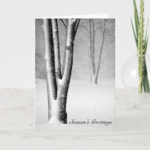 Festiva Tarjeta de felicitación de árbol cubierto de nieve