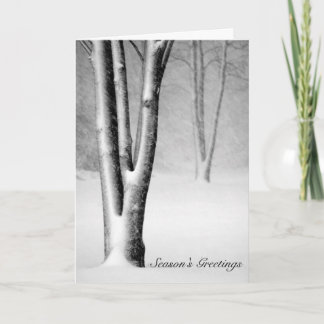 Festiva Tarjeta de felicitación de árbol cubierto de nieve