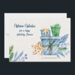 Festiva Tarjeta de Felicitaciones Azul de Temporada de Vac<br><div class="desc">Una tarjeta de vacaciones de acuarela con regalos, ramas de pino, bayas y un adorno de estrella. (Imagen de pikisuperstar en Freepik). La tarjeta es fácil de personalizar con su texto, fuente y color de fuente. ¿No es exactamente lo que está buscando? Todos nuestros productos pueden ser diseñados a medida...</div>