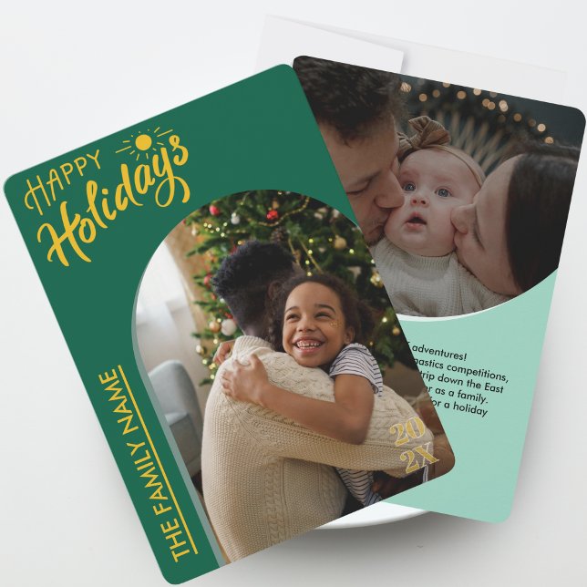 Festiva Tarjeta de Foto Happy Holidays 2 con Letra Moderna (Green Modern Script Happy Holidays 2 Photo Card)
