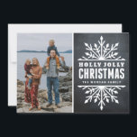 Festiva Tarjeta de foto navideña Rustic Chalkboard Holly J<br><div class="desc">Tarjeta fotográfica rústica de vacaciones de personalizable con fondo de pizarra y copos de nieve extravagantes. Artículos similares están disponibles en mi tienda.</div>
