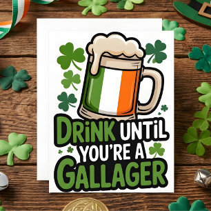 Festiva Tarjeta de humor de bebida del día de San Patricio