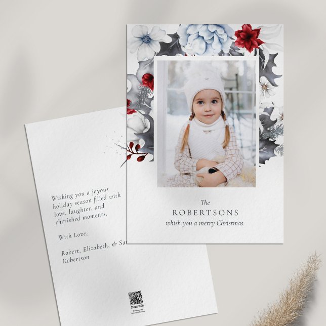 Festiva Tarjeta de Navidades fotográficos botánicos rojos  (Red and White Botanical Photo Christmas Card on a white table.)