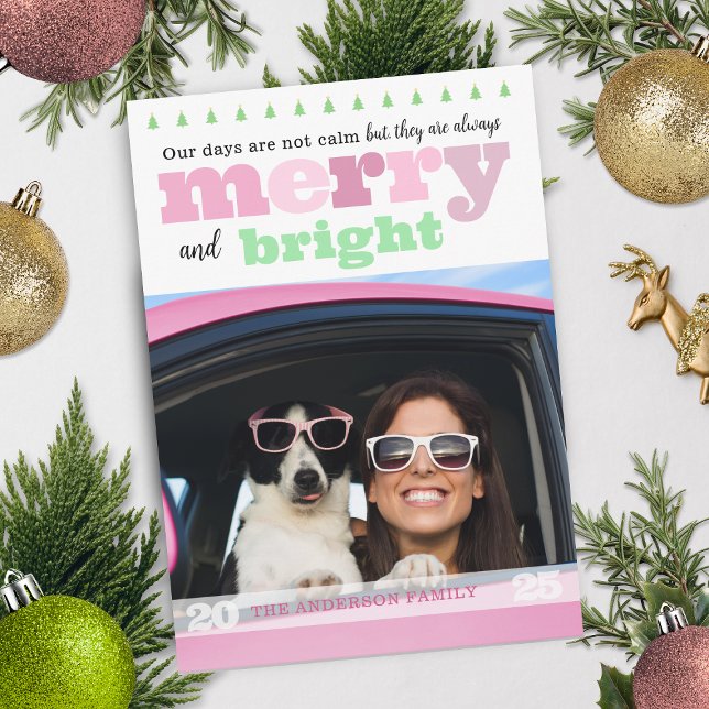 Festiva Tarjeta de vacaciones rosa y verde y brillante (fun colorful pink and green merry and bright 1 photo christmas card for funny humor holiday cards)