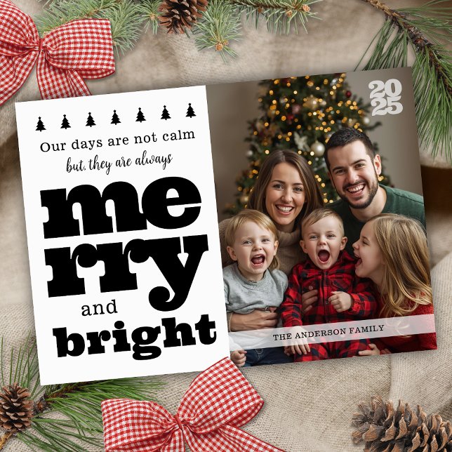 Festiva Tarjeta divertida para Navidades de familia grande (fun merry and bright christmas card for big family photo that isn't perfect and chaos loving humor)